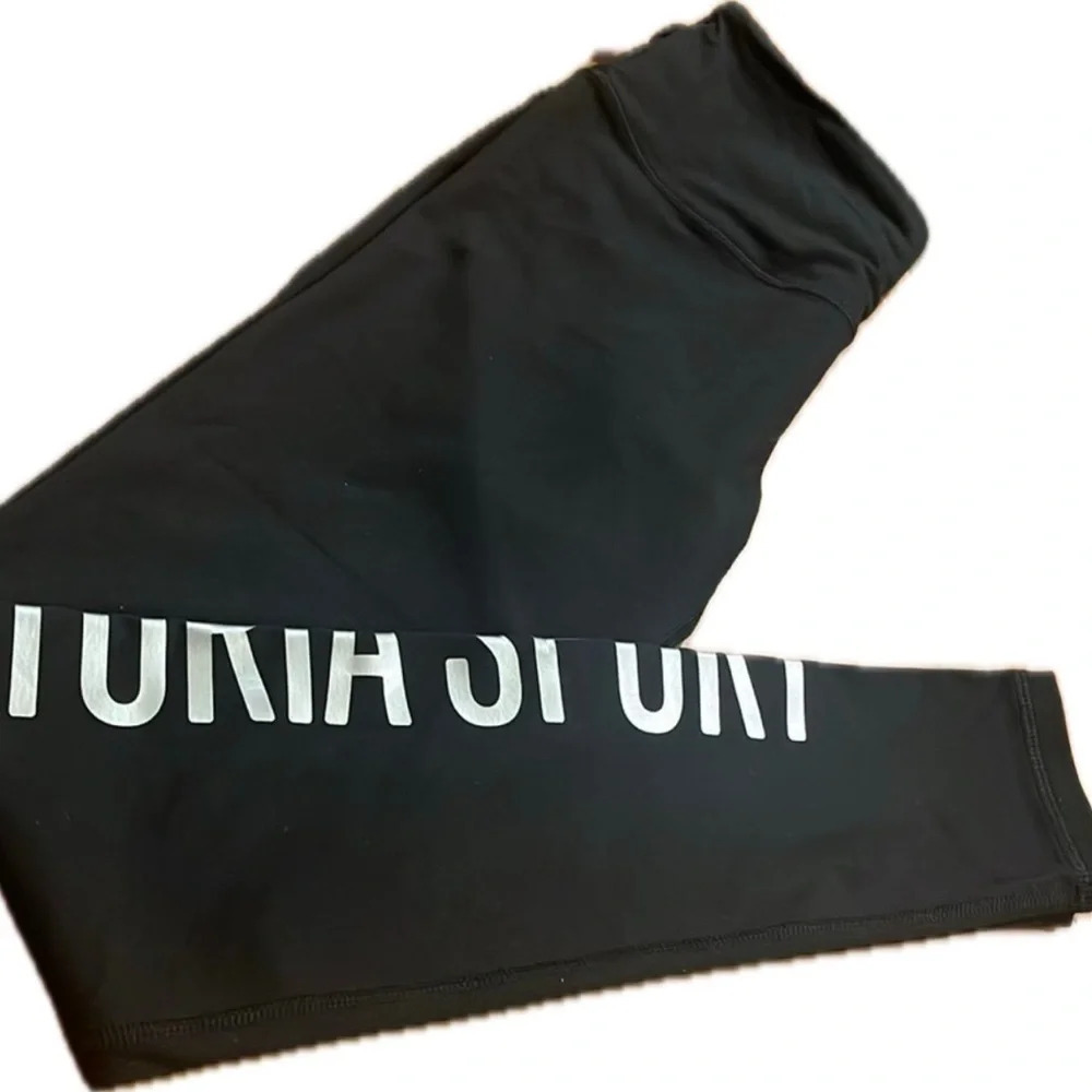 Victoria Sport leggings Black with sliver “Victoria Sport” on the side (A10)